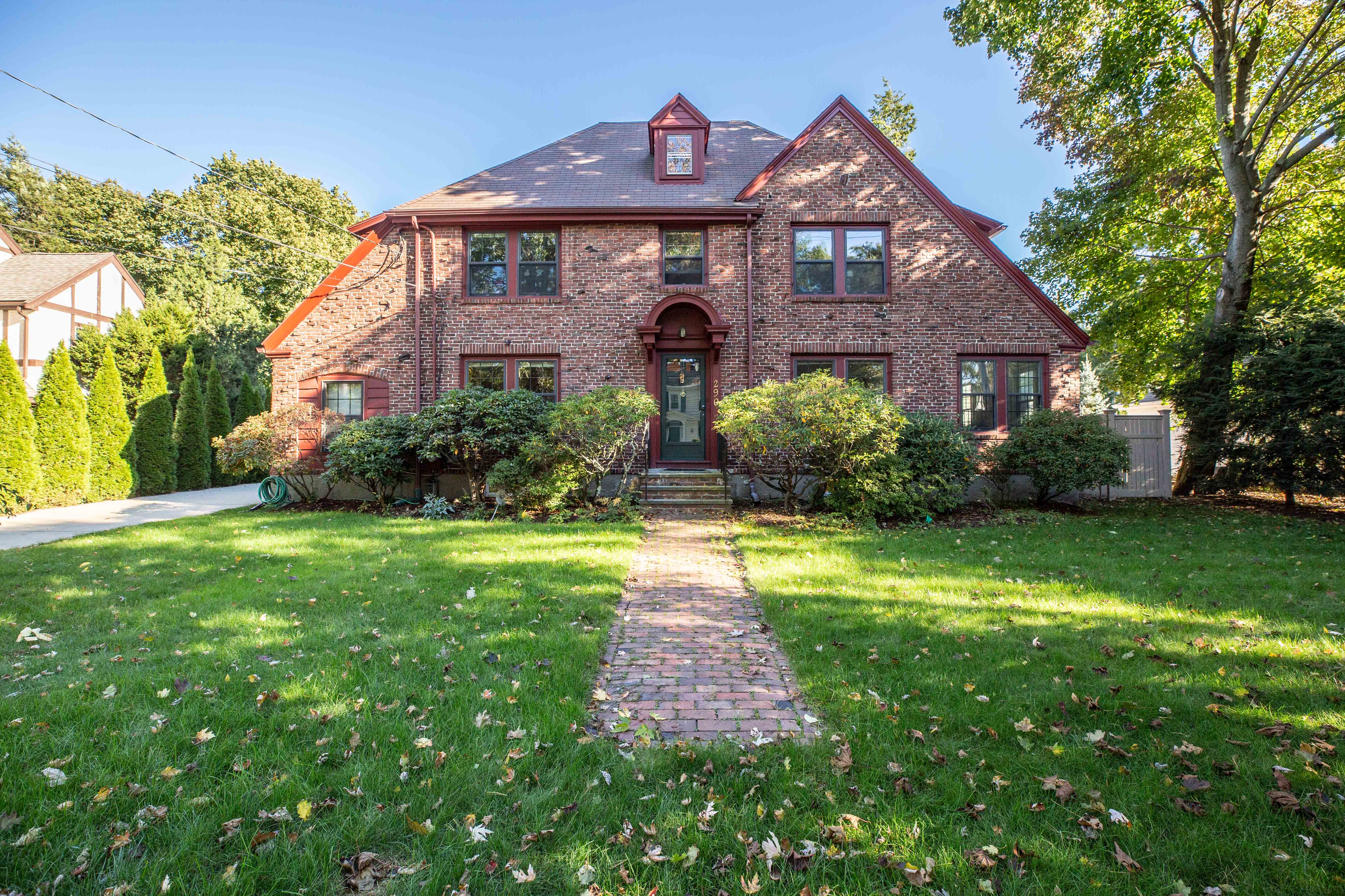 290 Dorset Road Waban, MA 02468 - Photo 20 of 23 a front view of a house with garden