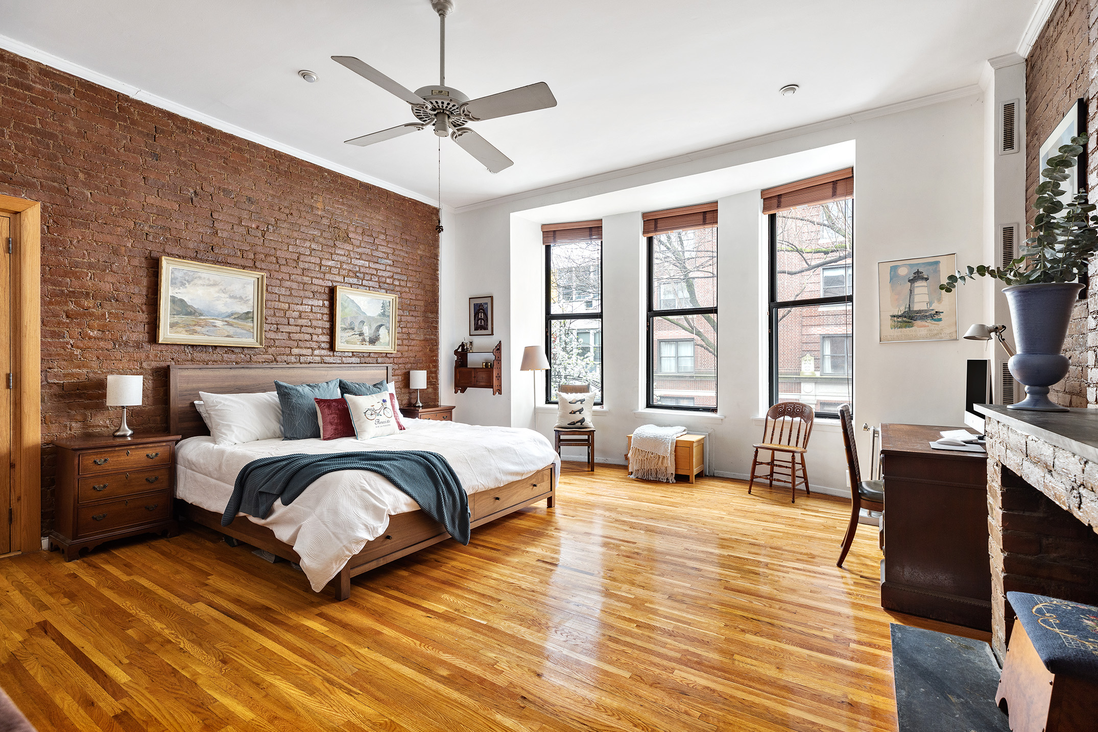 61 West 68th Street, Unit 15 Manhattan, NY 10023 - Photo 4 of 11