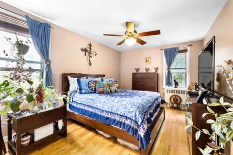 $250,000 | 5635 Netherland Avenue, Unit 1G | North Riverdale