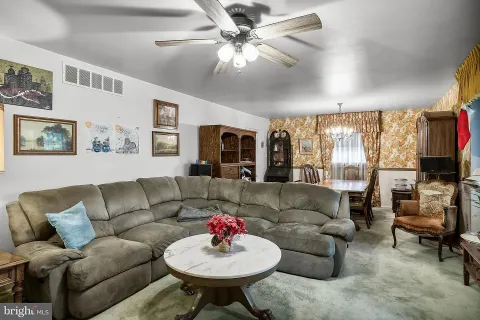 $375,000 | 606 Hamilton Drive, Cinnaminson, NJ 08077