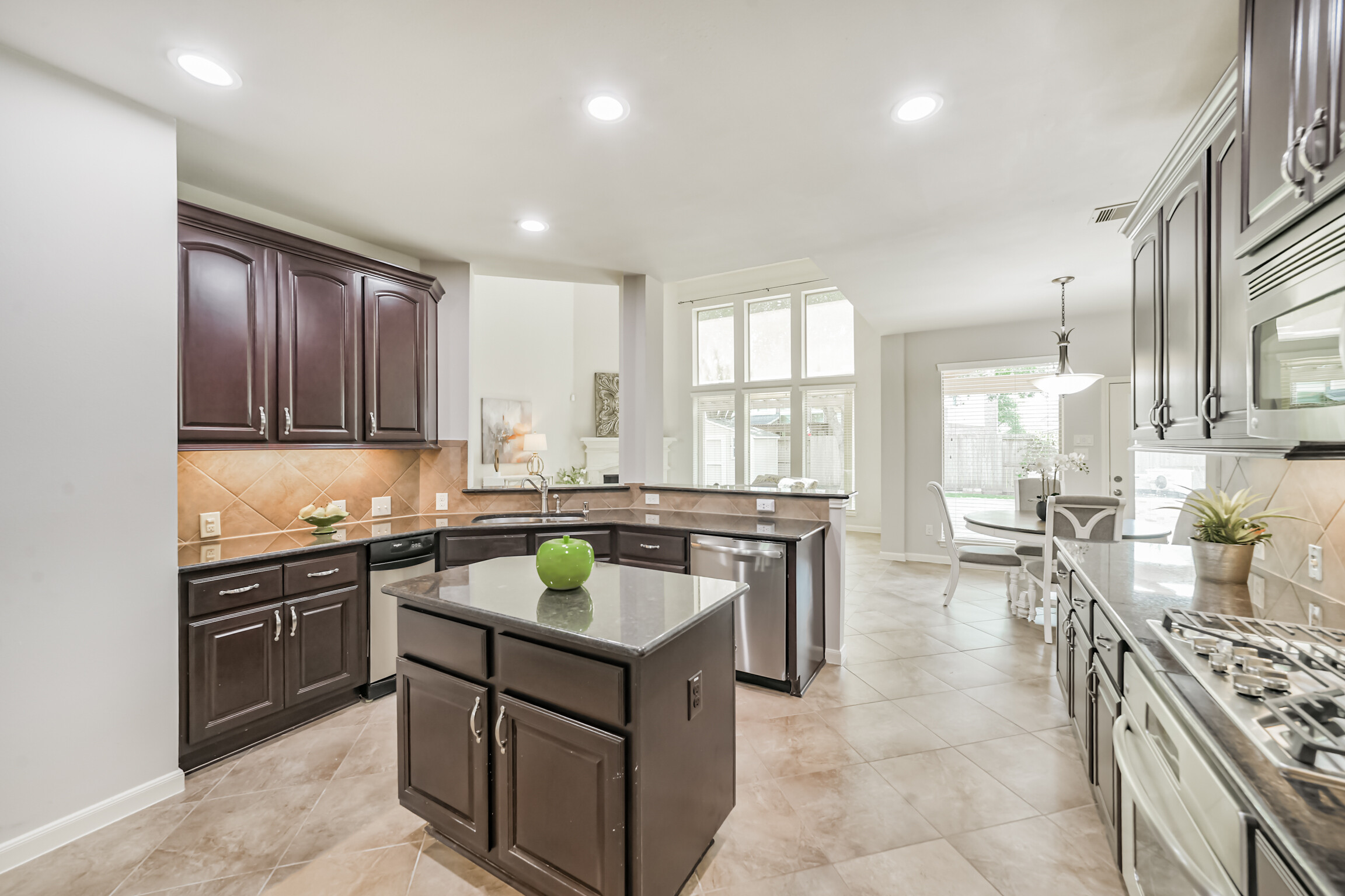 13607 Breakwater Path Loop Houston, TX 77044 - Photo 21 of 47