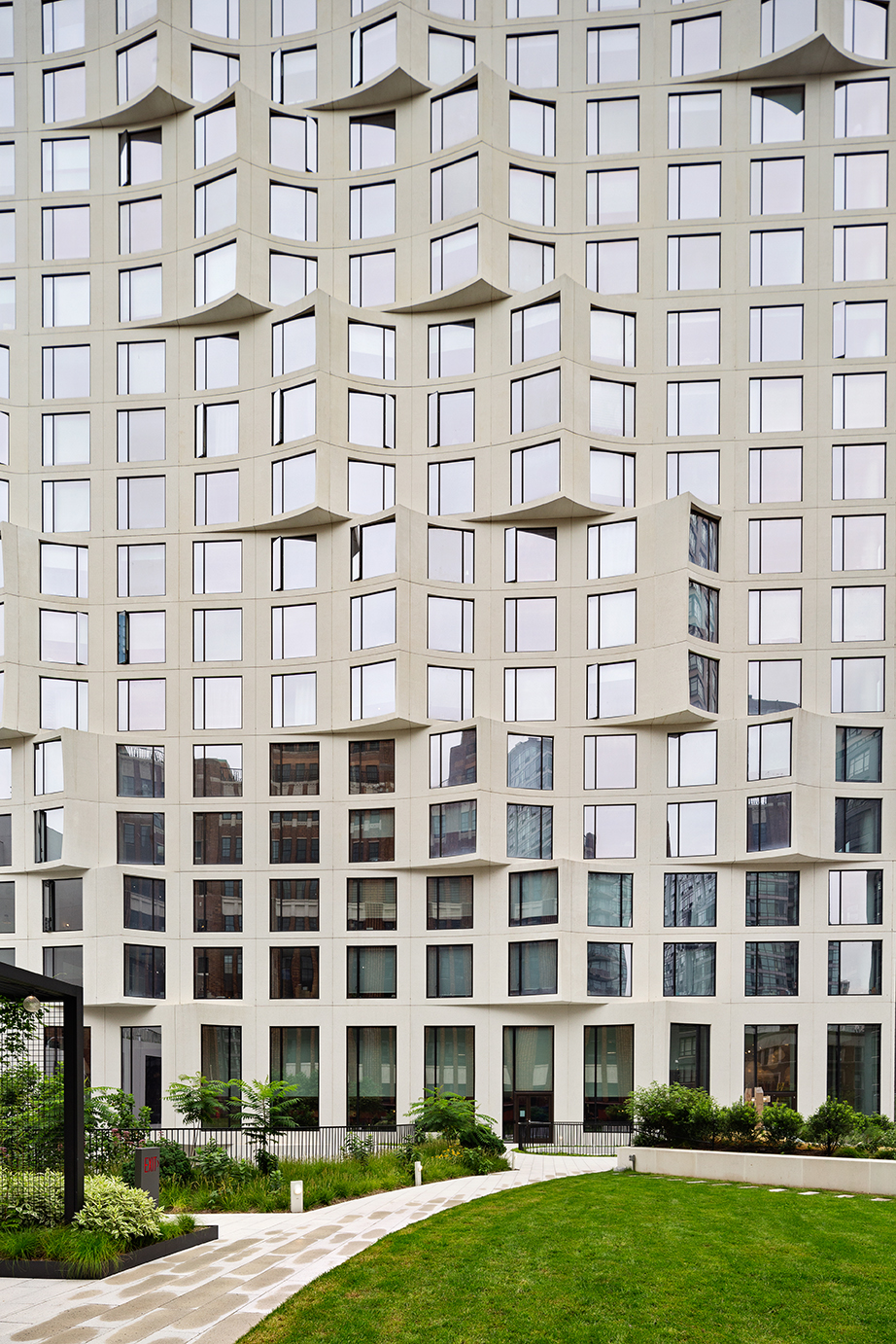 11 Hoyt Street, Unit 43E Brooklyn, NY 11201 - Photo 9 of 10 a view of a building with a yard