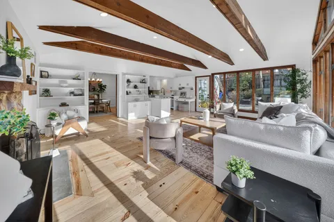 $1,350,000 | 6813 Winterberry Lane, Bethesda, MD 20817