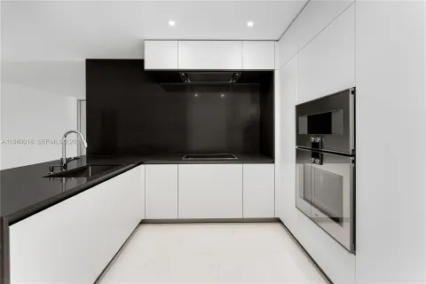 $1,850,000 | 300 Biscayne Blvd Way, Unit 2009, Miami, FL 33131