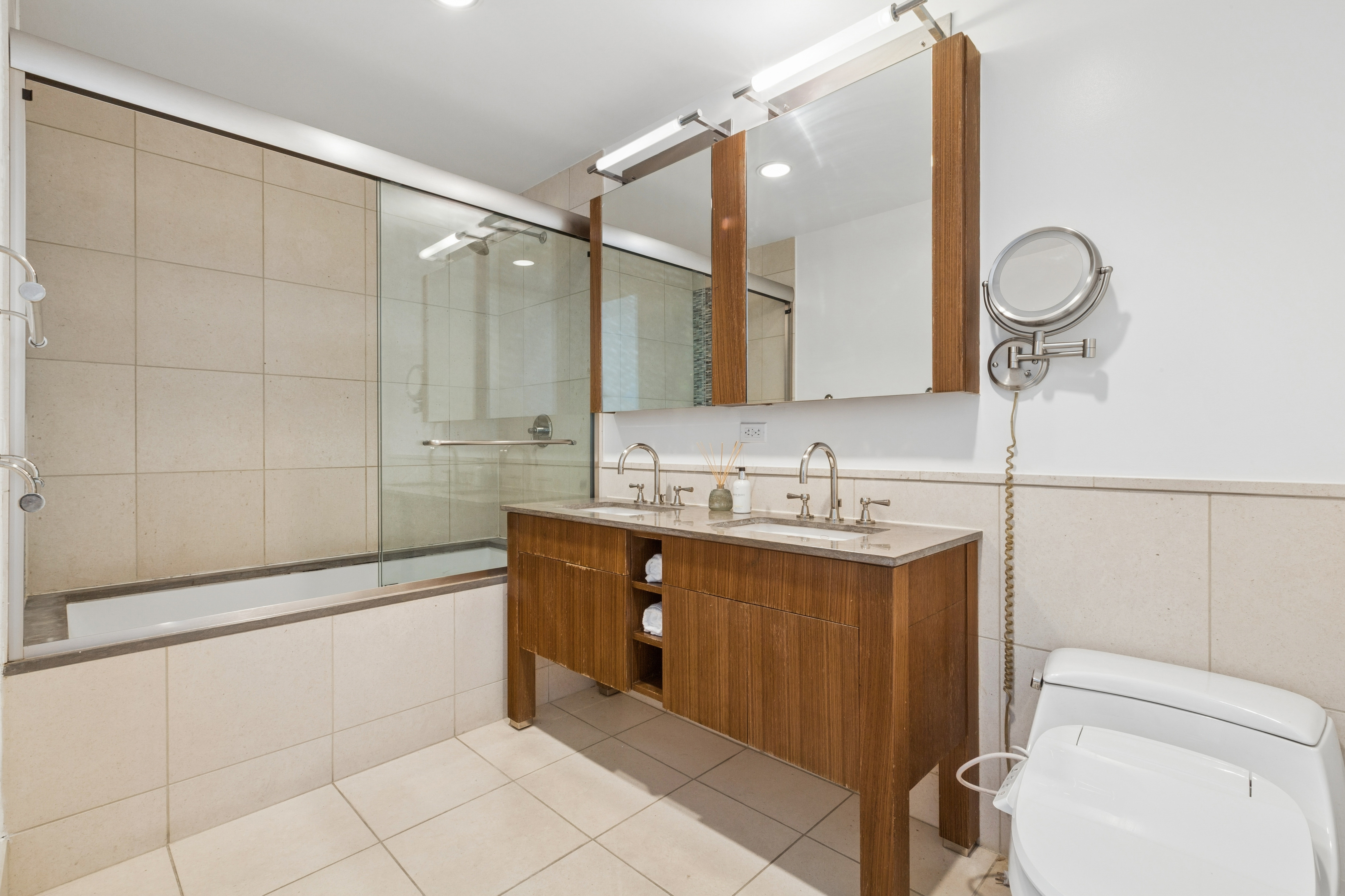 350 West 42nd Street, Unit 37D Manhattan, NY 10036 - Photo 7 of 20 Gallery Image 7
