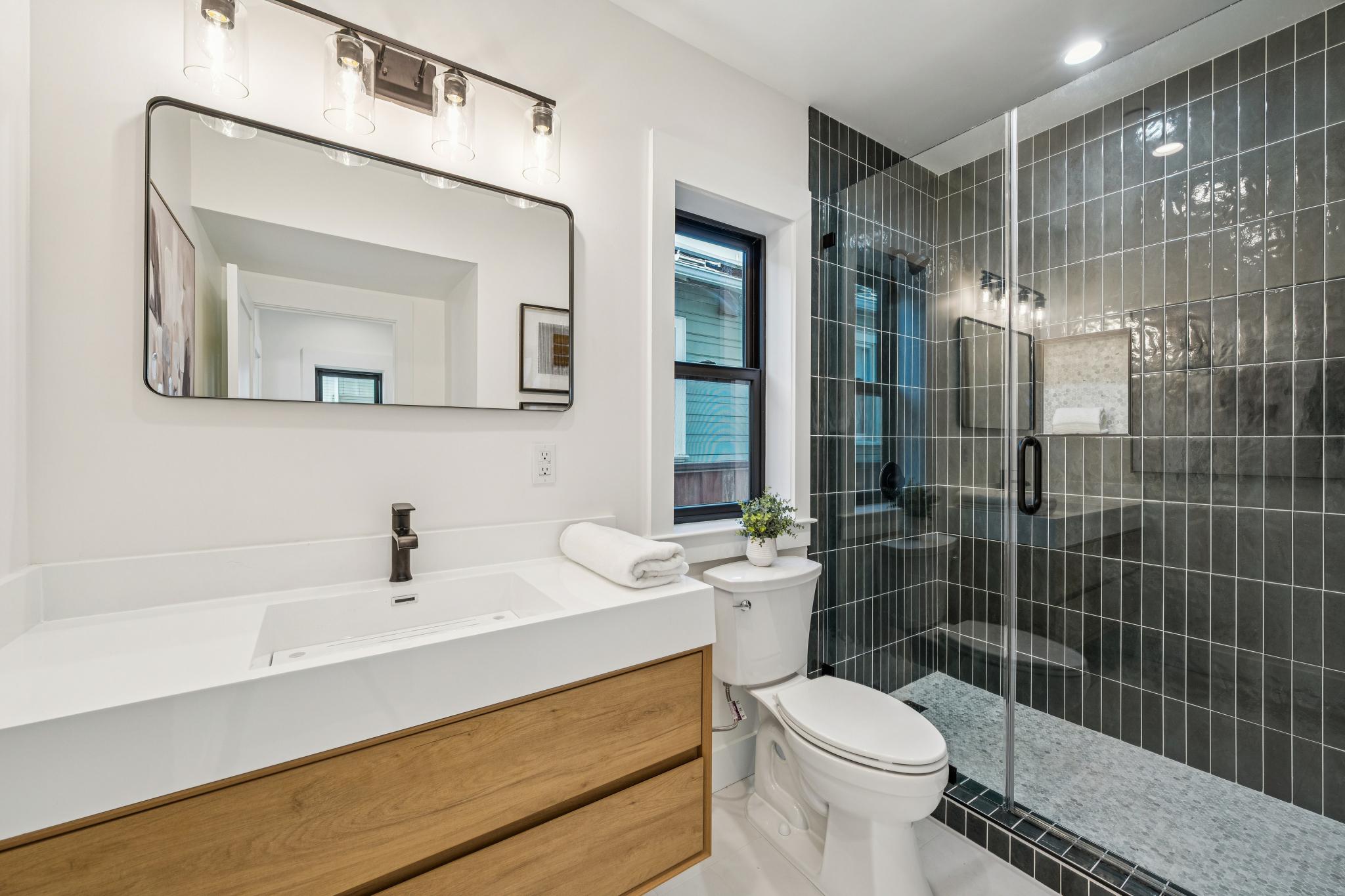 2411 Sixth Street Berkeley, CA 94710 - Photo 4 of 14