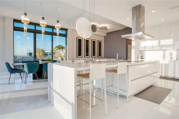 $5,799,900 | 88 Southwest 7th Street, Unit PH4303, Miami, FL 33130