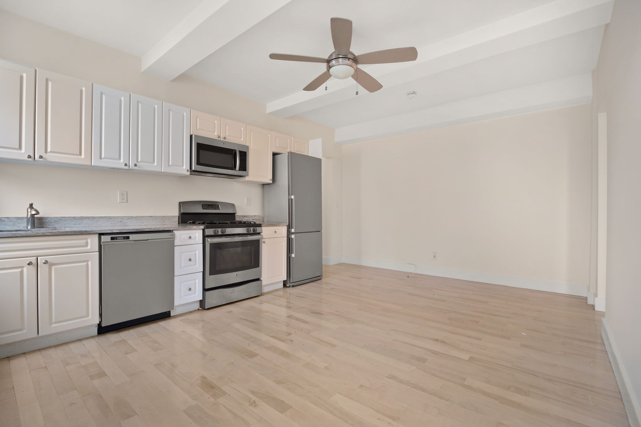 4113 Broadway, Unit 2D Manhattan, NY 10033 - Photo 3 of 13
