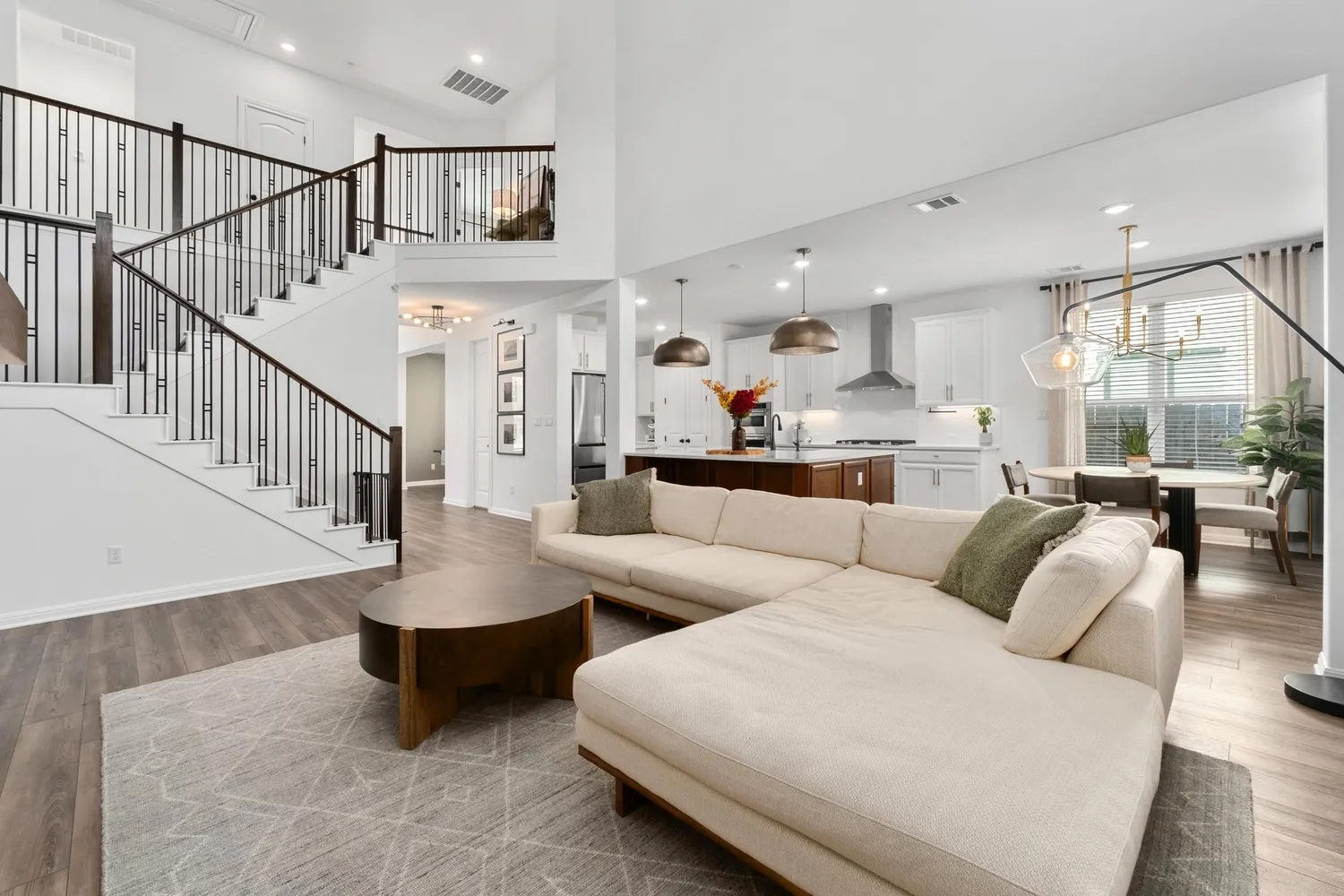 $800,000 | 1954 Headwaters Boulevard, Dripping Springs, TX 78620