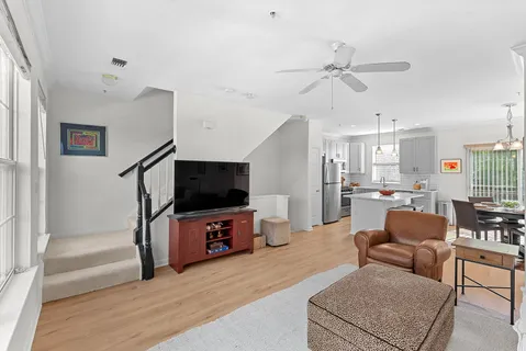 $485,000 | 21762 Dragons Green Square, Ashburn, VA 20147