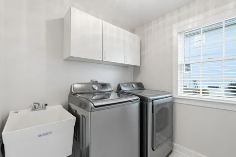 $1,800,000 | 1283 Cobble Pond Way, Vienna, VA 22182