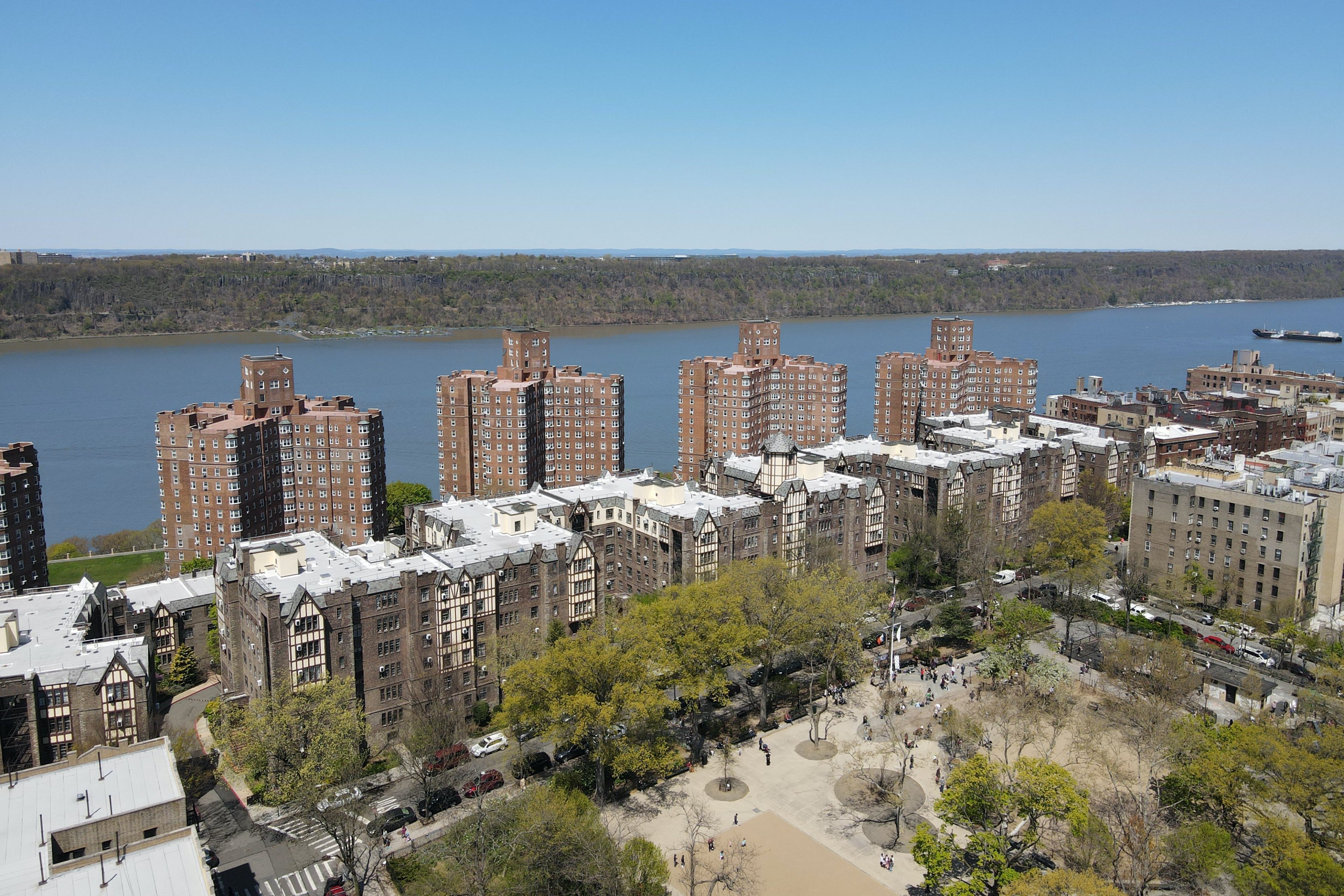 116 Pinehurst Avenue, Unit H32 Manhattan, NY 10033 - Photo 24 of 26