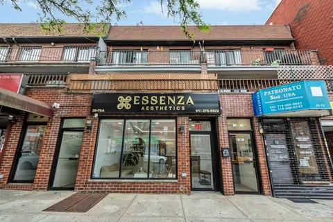 $1,698,000 | 20-70 Steinway Street | Astoria