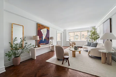 $1,150,000 | 710 Park Avenue, Unit 6D | Lenox Hill