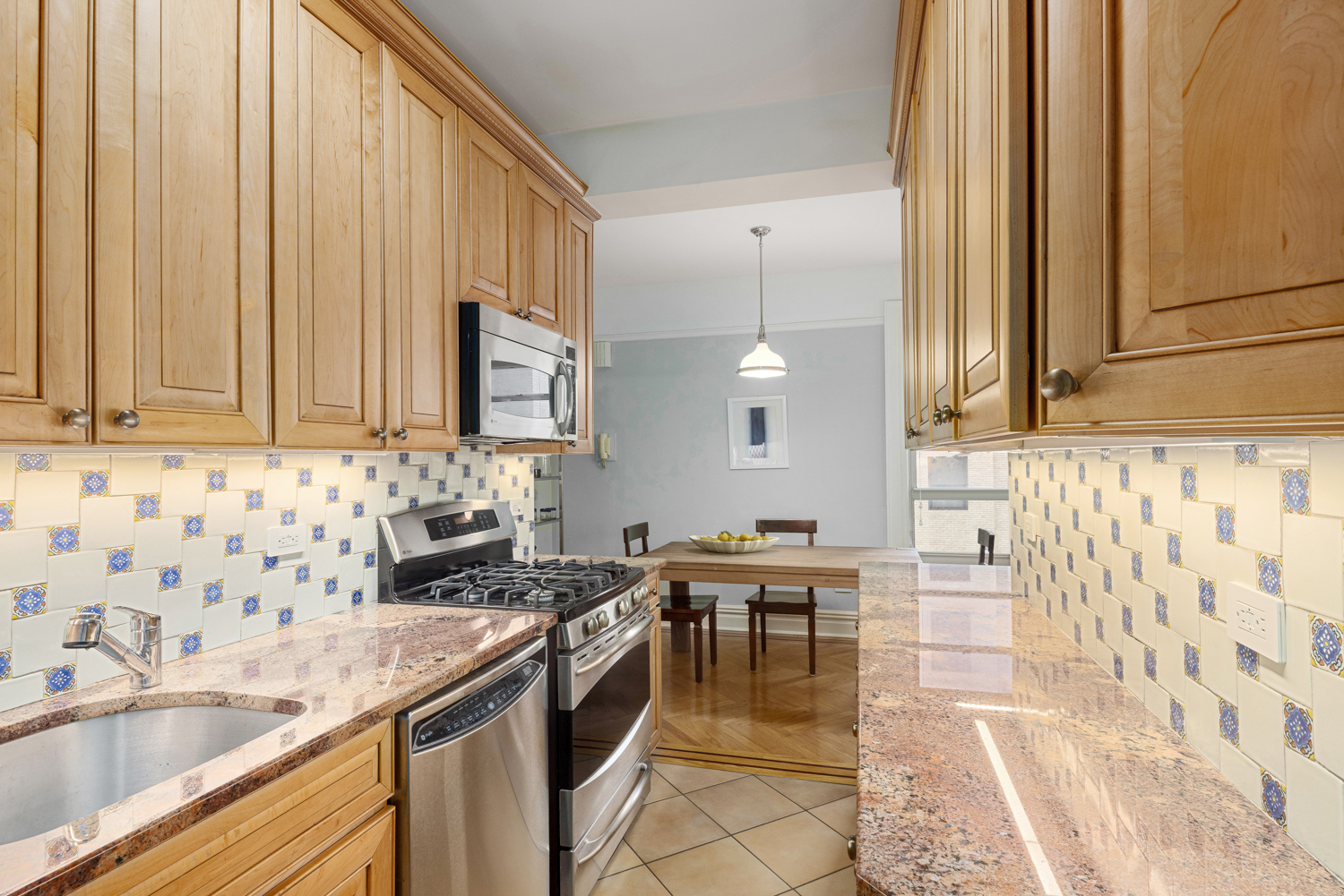 515 West End Avenue, Unit 8A Manhattan, NY 10024 - Photo 3 of 12