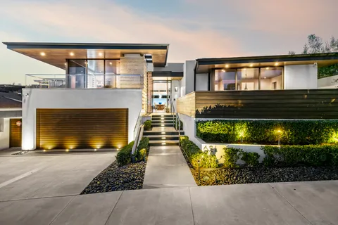 $11,495,000 | 621 Malabar Drive, Corona del Mar, CA 92625