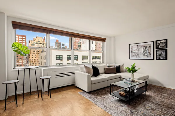 $750,000 | 310 East 70th Street, Unit 12R | Lenox Hill