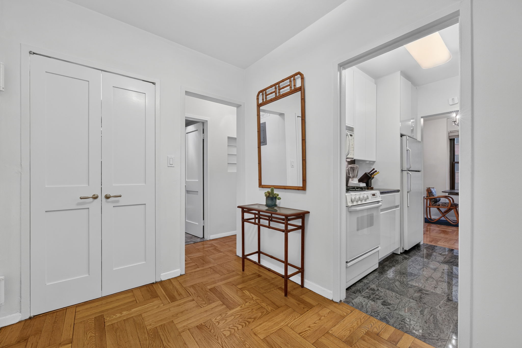 55 East End Avenue, Unit 12G Manhattan, NY 10028 - Photo 7 of 14 Gallery Image 7