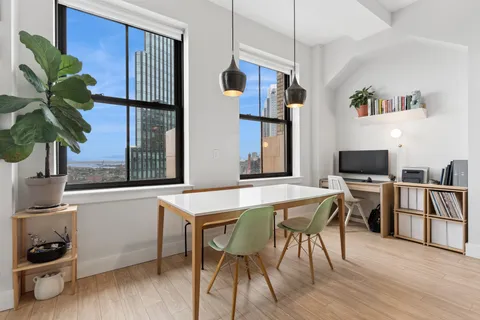 $995,000 | 1 Hanson Place, Unit 24E | Fort Greene