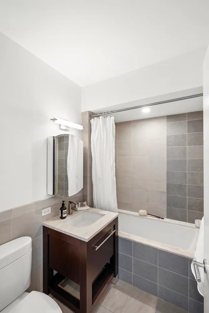 $2,275,000 | 101 West 24th Street, Unit 23E | Chelsea