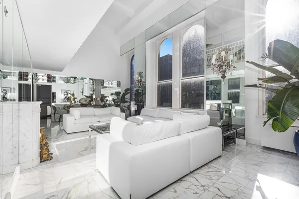 $25,000 | 111 East 56th Street, Unit 2100 | Midtown East