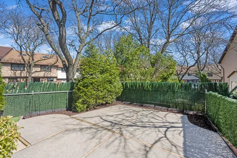 $649,995 | 15 Hickory Circle | Huguenot