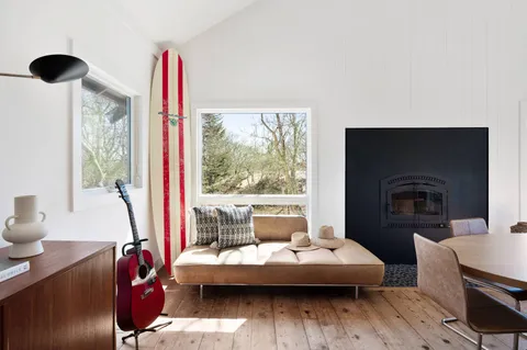 $3,850,000 | 44 Cliff Road, Amagansett, NY 11930