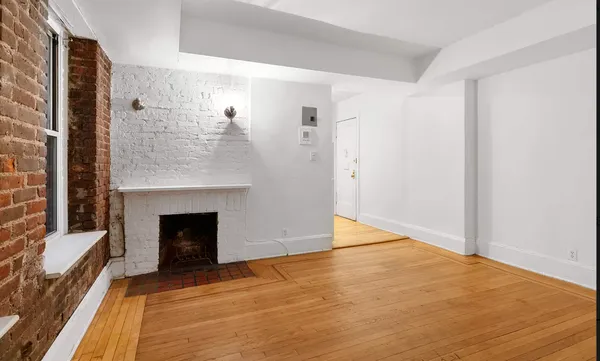 $3,950 | 104 Bedford Street, Unit 1C | West Village