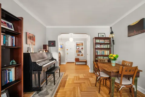 $850,000 | 360 Clinton Avenue, Unit 4C | Clinton Hill