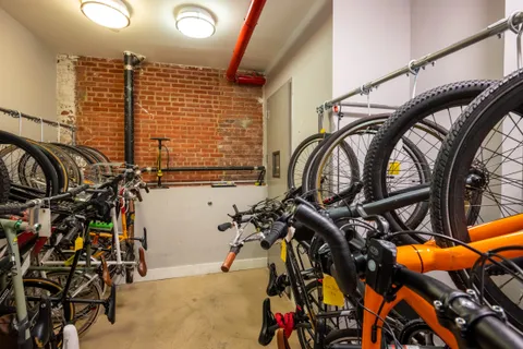 $5,900 | 139 North 10th Street, Unit 2B | Williamsburg