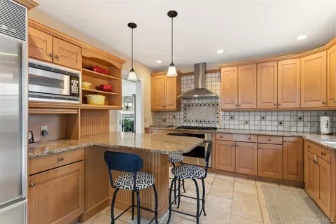 $775,000 | 5 Fenwick Street, Greenlawn, NY 11740