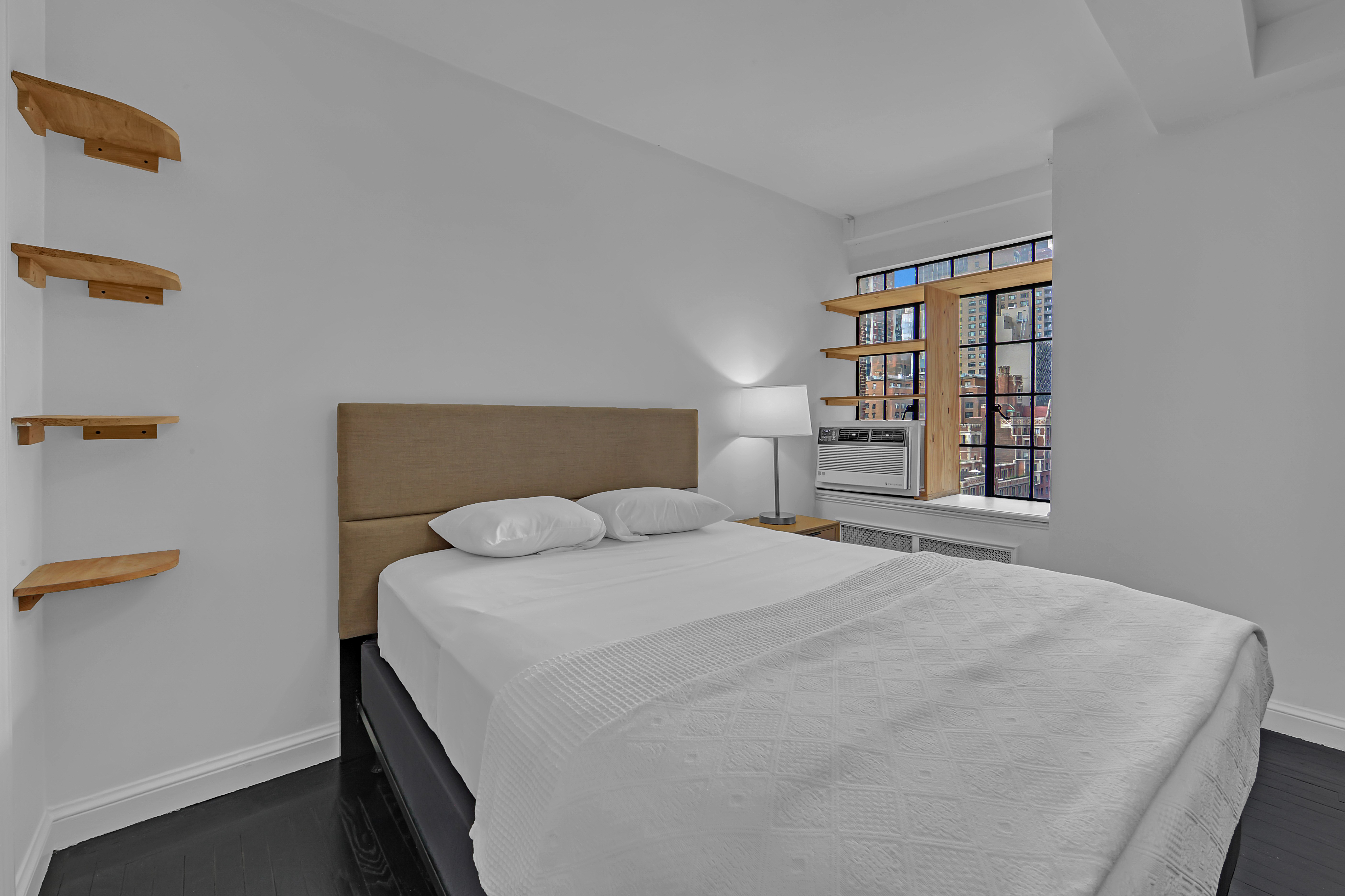 25 Tudor City Place, Unit 1315 Manhattan, NY 10017 - Photo 5 of 16 Gallery Image 5