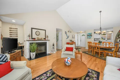 $579,000 | 1 Sandview Terrace, Mashpee, MA 02649