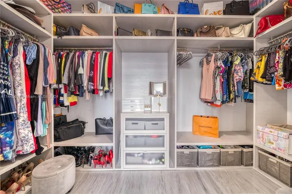 $5,799,900 | 88 Southwest 7th Street, Unit PH4303, Miami, FL 33130