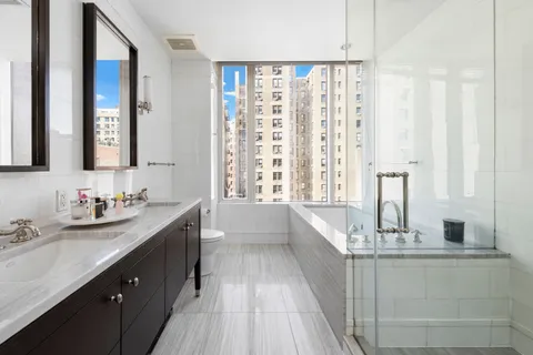$3,375,000 | 245 West 99th Street, Unit 8A | Upper West Side