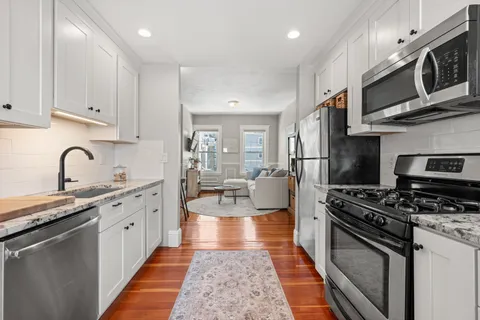 $649,000 | 7 Knowlton Street, Unit 3, South Boston, MA 02127