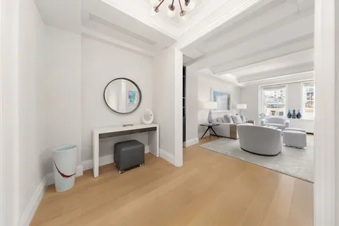 $3,250,000 | 141 East 88th Street, Unit 10E | Upper East Side