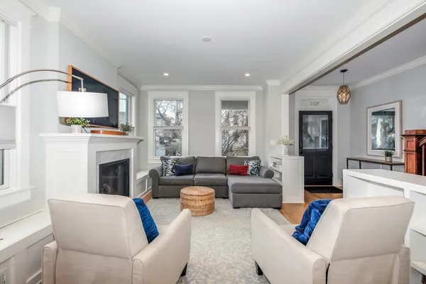 $1,300,000 | 935 15th Street Southeast, Washington, DC 20003