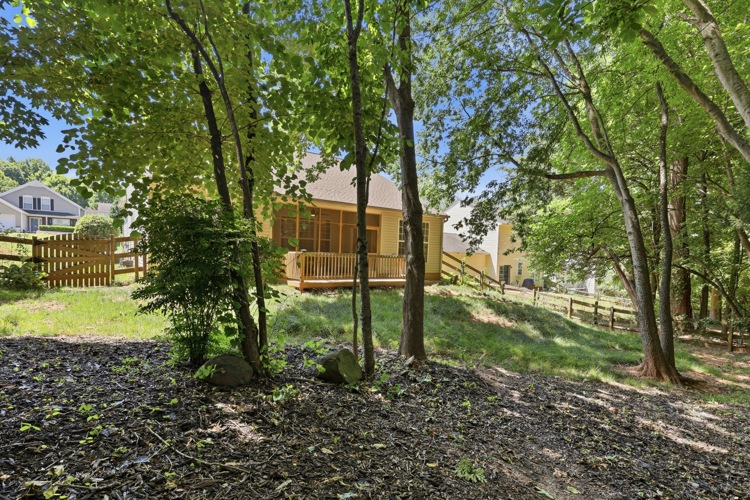 2454 Carmathen Road Charlotte, NC 28269 - Photo 36 of 41
