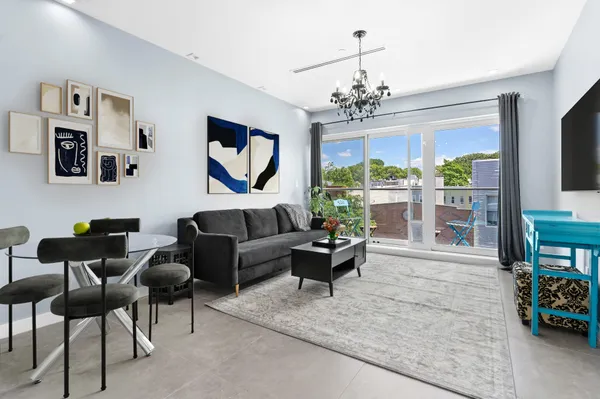 $899,000 | 17 Diamond Street, Unit 4A | Greenpoint