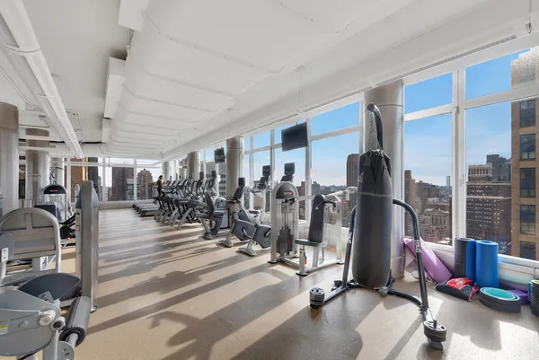 $4,895 | 445 5th Avenue, Unit 24F | Midtown South