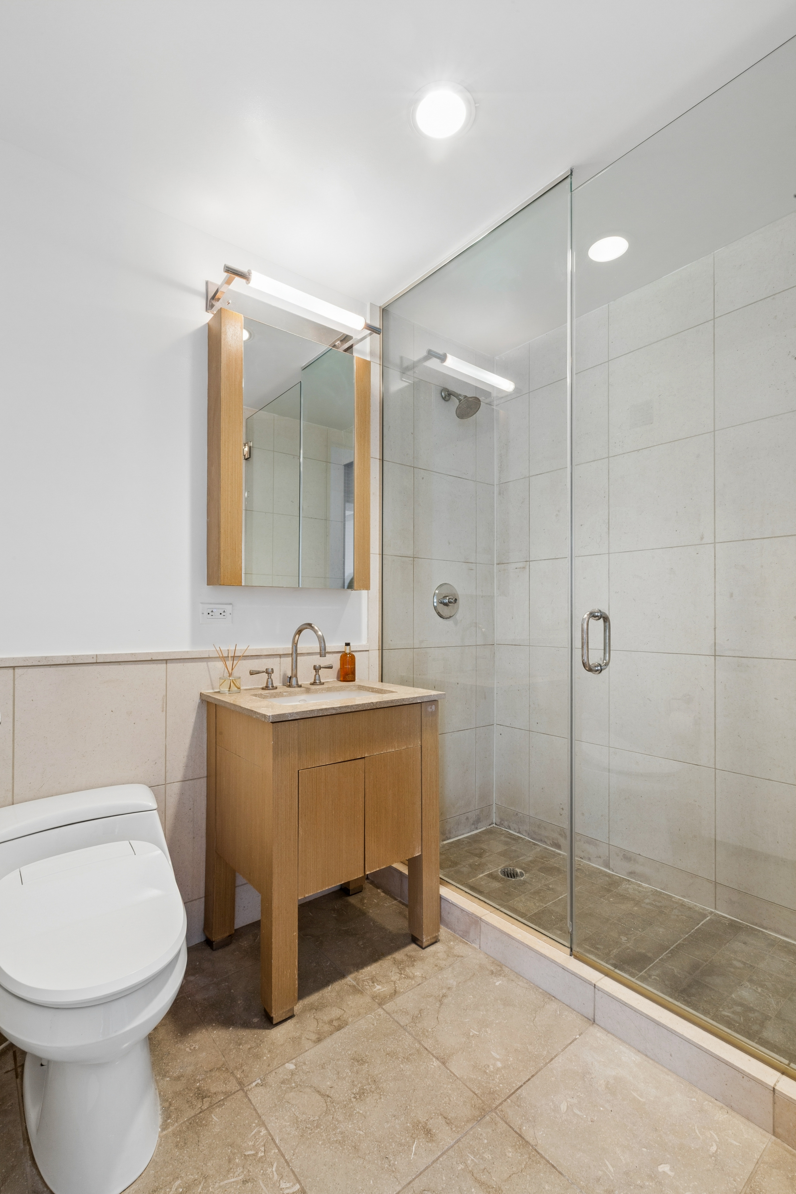 350 West 42nd Street, Unit 37D Manhattan, NY 10036 - Photo 12 of 20 Gallery Image 12