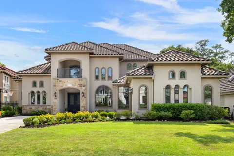$975,000 | 16015 Fawn Vista, Houston, TX 77068