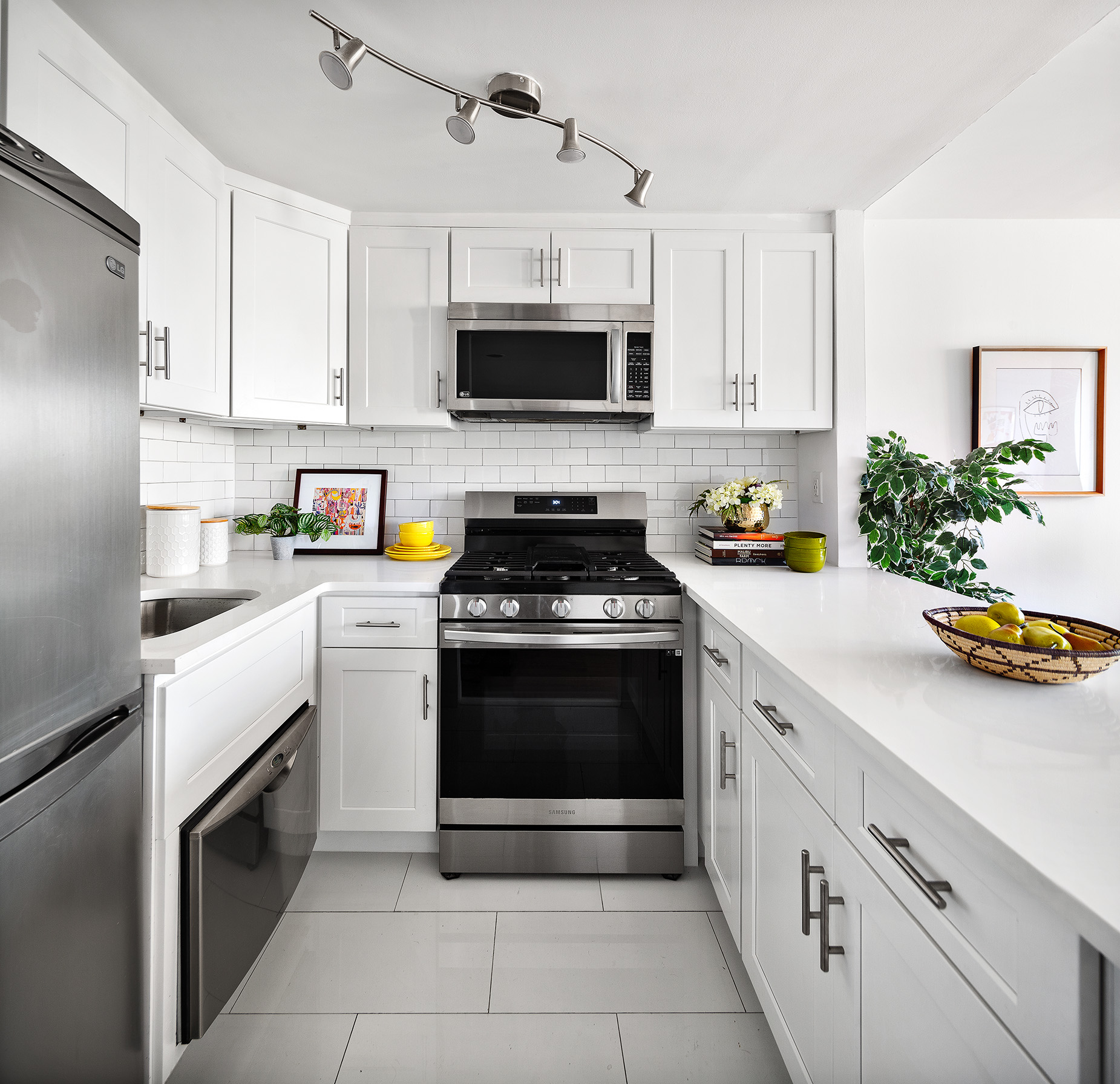 366 West 11th Street, Unit 9G Manhattan, NY 10014 - Photo 8 of 13