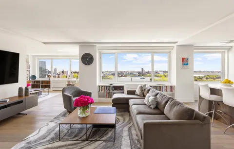 $2,995,000 | 535 East 86th Street, Unit 16F | Upper East Side