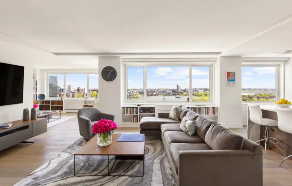 $2,895,000 | 535 East 86th Street, Unit 16F | Upper East Side