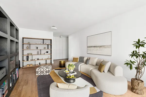 $1,250,000 | 201 East 17th Street, Unit 14H | Gramercy