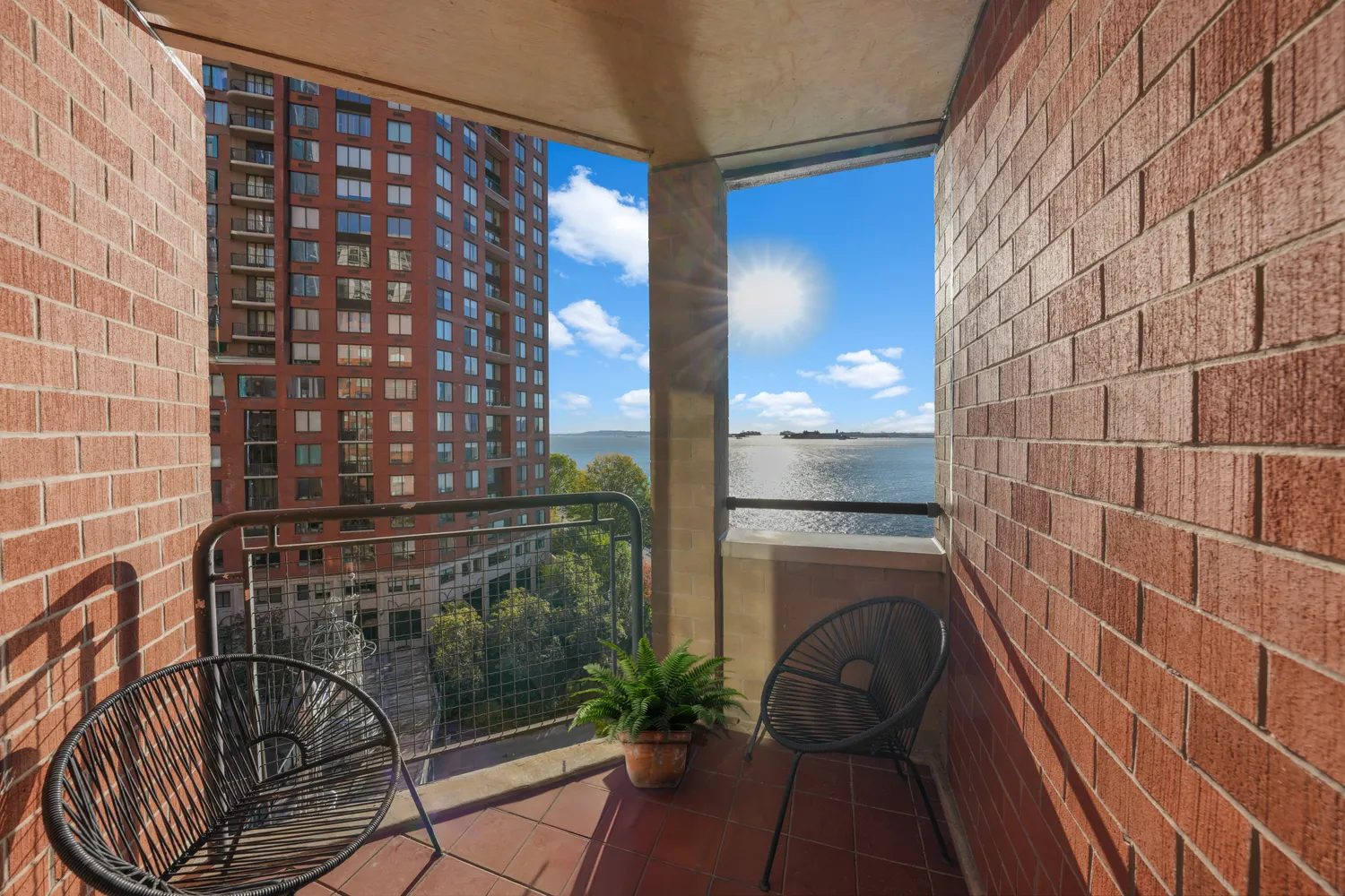 $799,000 | 377 Rector Place, Unit 7K | Battery Park City
