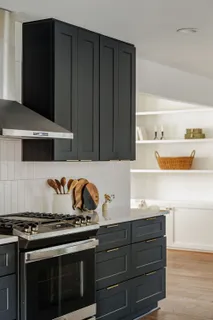 $950,000 | 7402 Whistlestop Drive, Austin, TX 78749