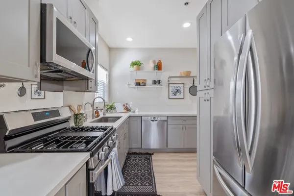 $1,138,000 | 1915 Malcolm Avenue, Unit 301, Los Angeles, CA 90025